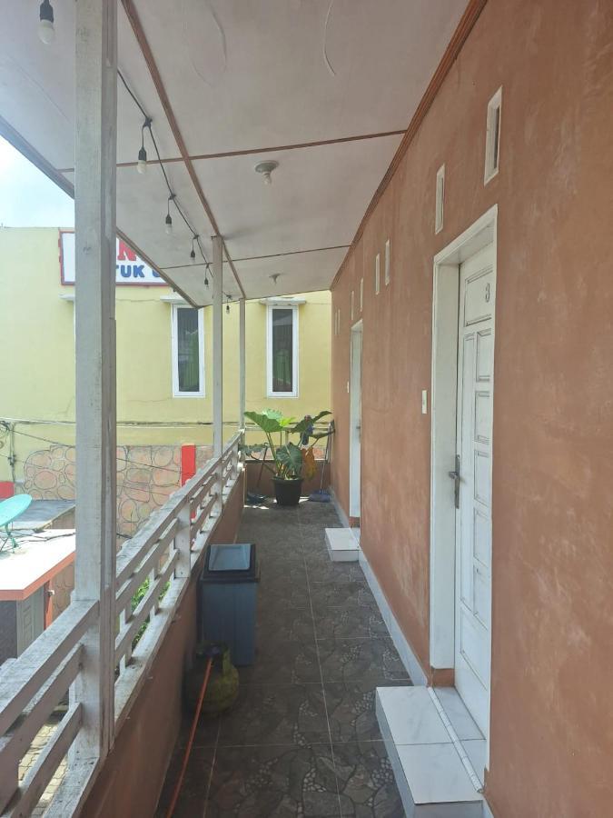 Ron'S Guest House Berastagi Backpacker Rooms Экстерьер фото