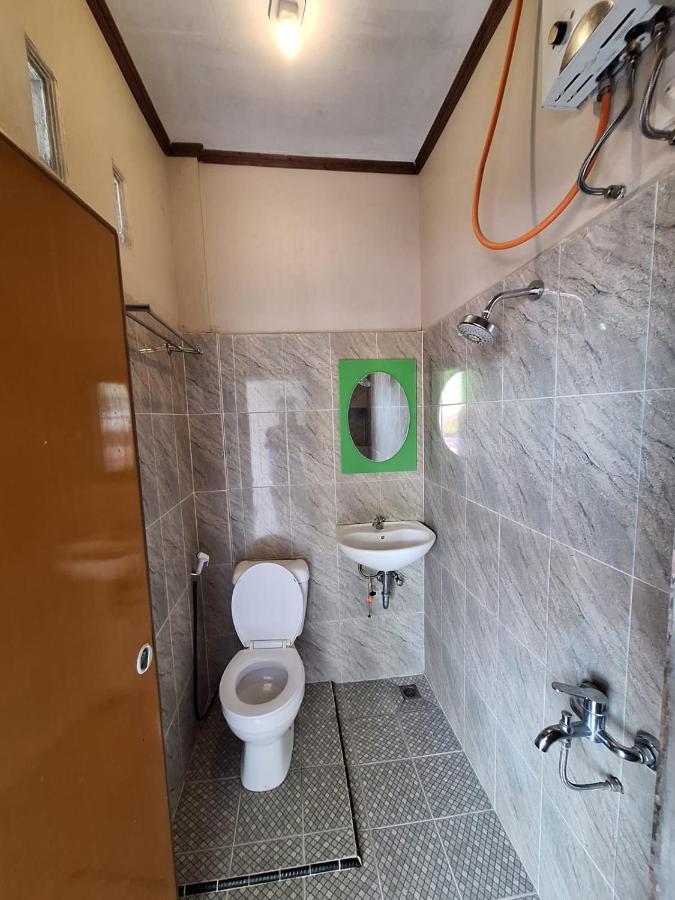 Ron'S Guest House Berastagi Backpacker Rooms Экстерьер фото