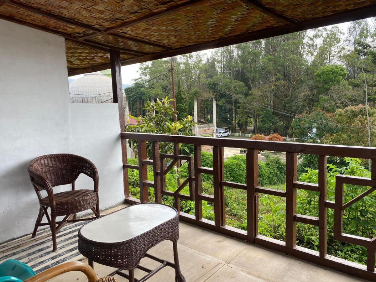 Ron'S Guest House Berastagi Backpacker Rooms Экстерьер фото