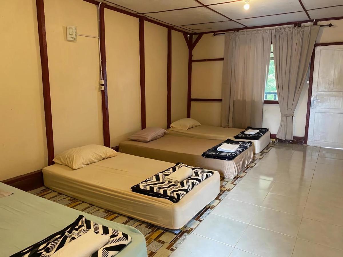 Ron'S Guest House Berastagi Backpacker Rooms Экстерьер фото