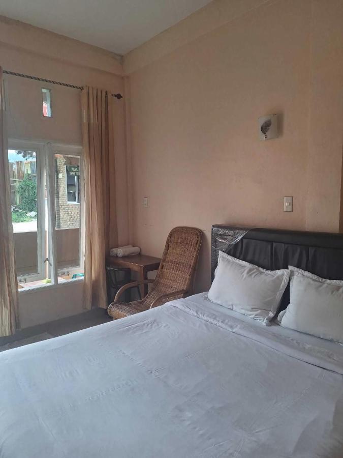 Ron'S Guest House Berastagi Backpacker Rooms Экстерьер фото