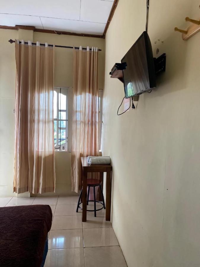Ron'S Guest House Berastagi Backpacker Rooms Экстерьер фото