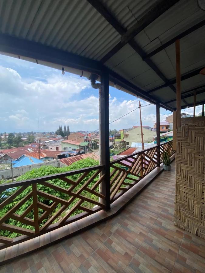 Ron'S Guest House Berastagi Backpacker Rooms Экстерьер фото